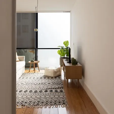 Modern Spacious Interior Well Connected Апартаменти Лісабон