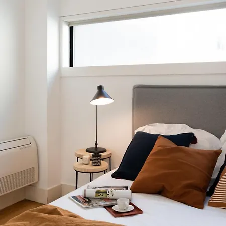 Modern Spacious Interior Well Connected Апартаменти Лісабон
